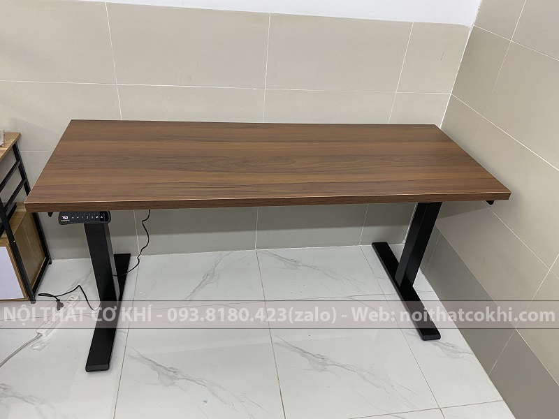 Bàn Nâng Hạ Chiều Cao ET268 160x60cm Mặt Vân Gỗ Nâu